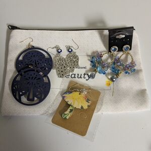 Canvas Zip Pouch with Navy and Cream Accent